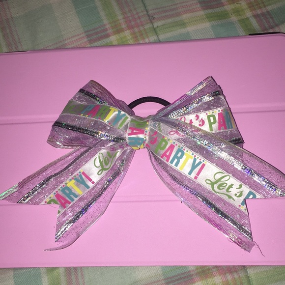Softball/Cheer Bows!! - Picture 1 of 2